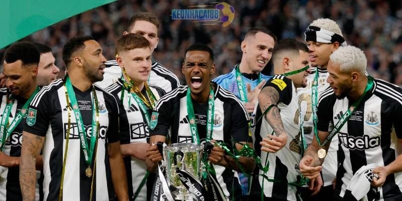 Alexander Isak cùng Newcastle lên đỉnh Cúp Liên đoàn Anh 2024/25