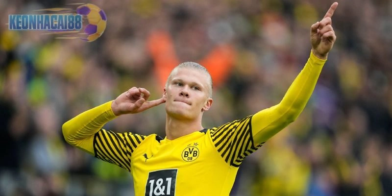 Haaland là sát thủ có số má trong hai năm đầu quân cho Dortmund