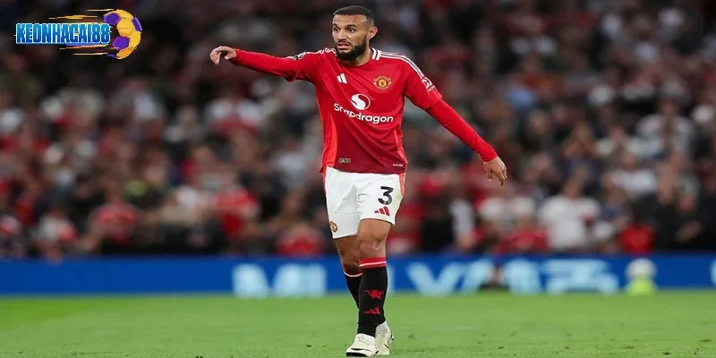 Noussair Mazraoui: Niềm Kỳ Vọng Mới Nơi Cánh Phải Của MU